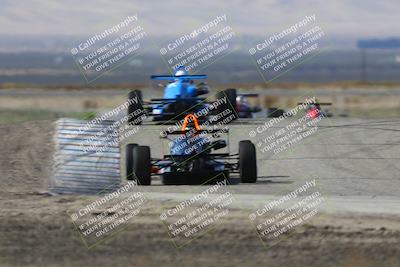 media/Oct-26-2025-CalClub SCCA (Sun) [[8ce1e69566]]/Group 3/Grapevine/